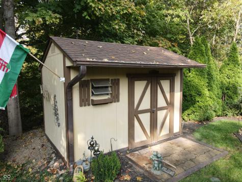 6563 Kings Court Avon IN 46123