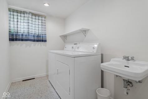 4120 Ridgeway Avenue Columbus IN 47203