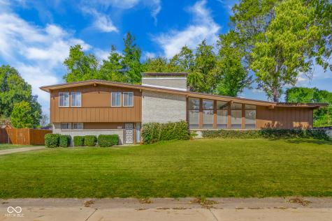 4120 Ridgeway Avenue Columbus IN 47203