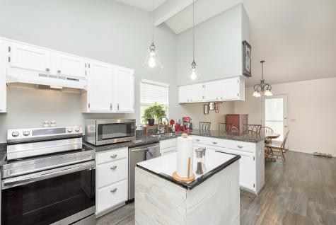 402 Stillwood Court Indianapolis IN 46239