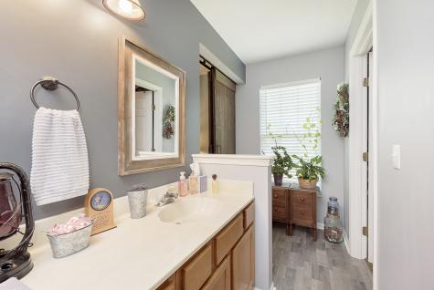 402 Stillwood Court Indianapolis IN 46239