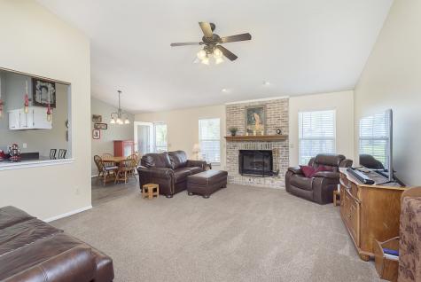 402 Stillwood Court Indianapolis IN 46239