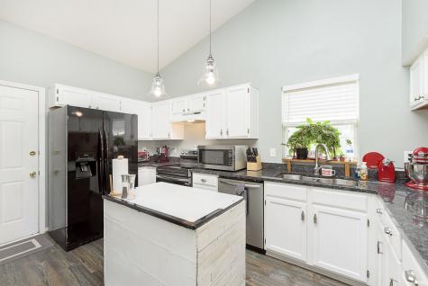 402 Stillwood Court Indianapolis IN 46239