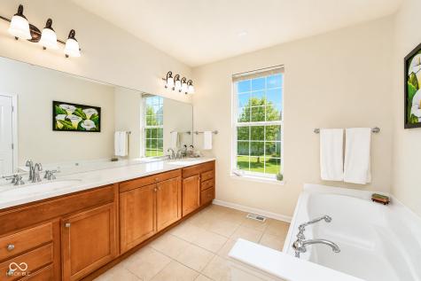 13016 Shiraz Lane Fishers IN 46037