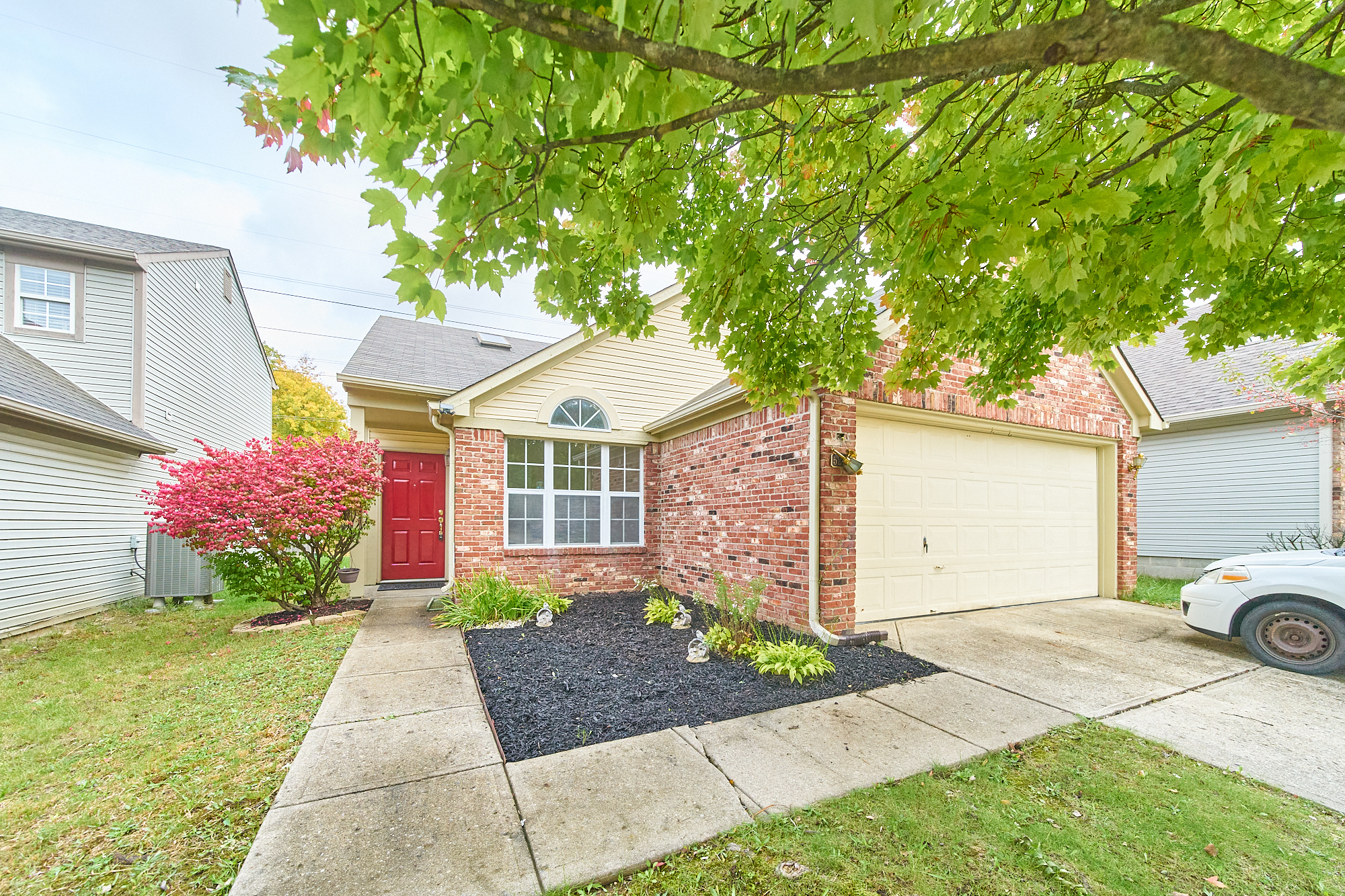 5214 Pin Oak Drive Indianapolis IN 46254