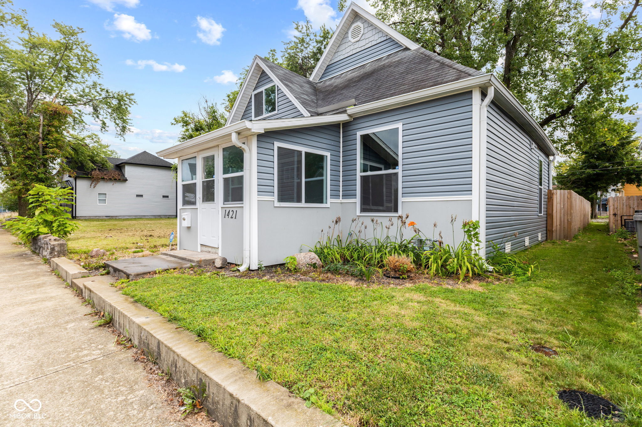1421 Deloss Street Indianapolis IN 46201