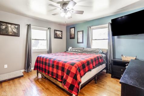 4946 Barnett Avenue Sharpsville IN 46068