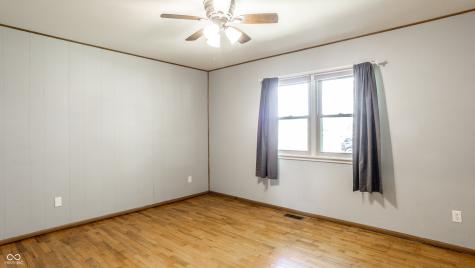 4946 Barnett Avenue Sharpsville IN 46068