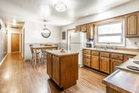 4946 Barnett Avenue Sharpsville IN 46068
