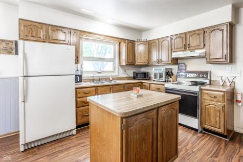 4946 Barnett Avenue Sharpsville IN 46068