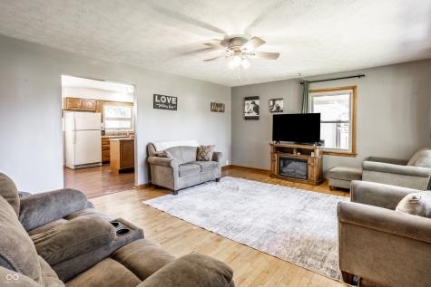 4946 Barnett Avenue Sharpsville IN 46068