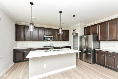 1169 Meadowbank Lane Avon IN 46123