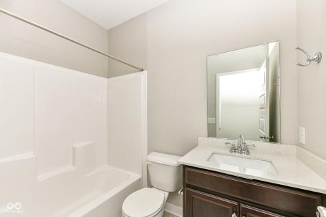 1169 Meadowbank Lane Avon IN 46123