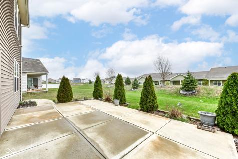 1169 Meadowbank Lane Avon IN 46123