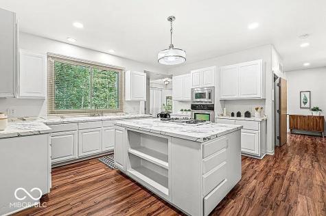 2124 Sequoia Lane Indianapolis IN 46240