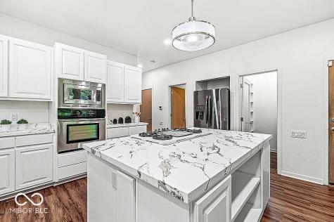 2124 Sequoia Lane Indianapolis IN 46240