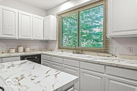 2124 Sequoia Lane Indianapolis IN 46240