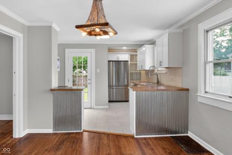 4915 Evanston Avenue Indianapolis IN 46205