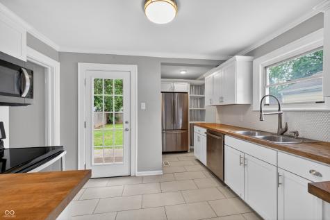 4915 Evanston Avenue Indianapolis IN 46205