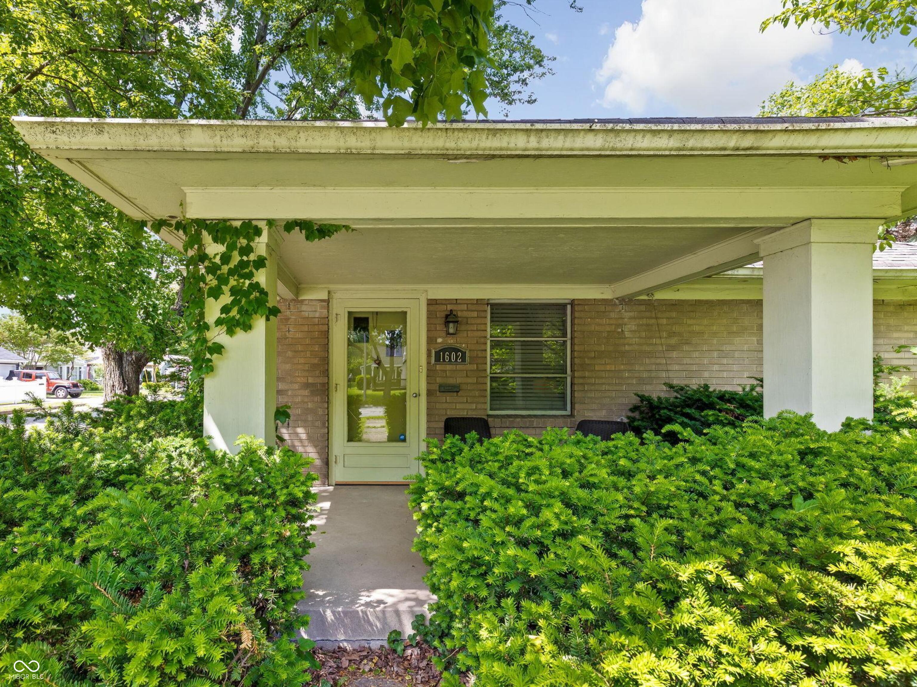 1602 Kessler Boulevard East Drive Indianapolis IN 46220