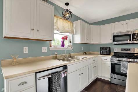 6624 Lakestone Court Indianapolis IN 46237