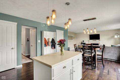 6624 Lakestone Court Indianapolis IN 46237