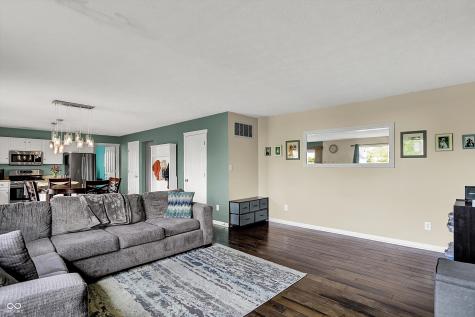 6624 Lakestone Court Indianapolis IN 46237