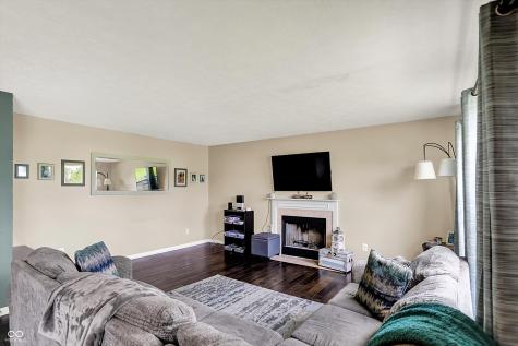 6624 Lakestone Court Indianapolis IN 46237