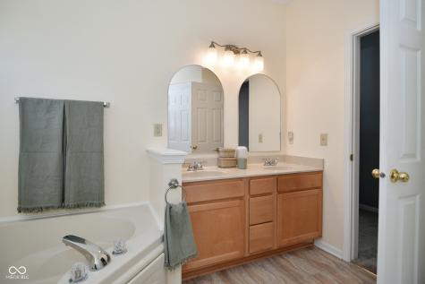 5312 Sandwood Drive Indianapolis IN 46235
