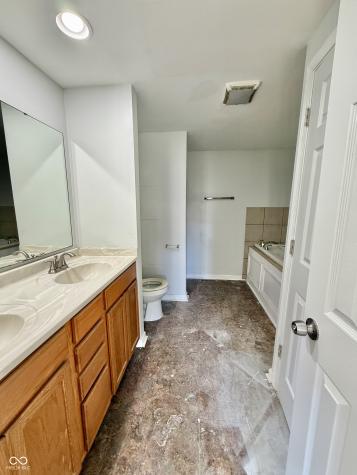 52 Fountain Lake Drive Greenfield IN 46140