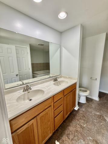 52 Fountain Lake Drive Greenfield IN 46140