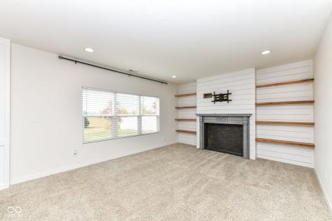 18372 Clayborne Drive Westfield IN 46074
