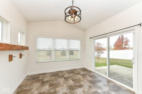 18372 Clayborne Drive Westfield IN 46074