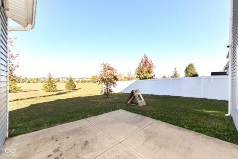 18372 Clayborne Drive Westfield IN 46074