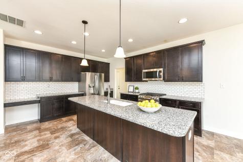 18372 Clayborne Drive Westfield IN 46074