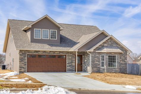 3214 Skyview Court Columbus IN 47203