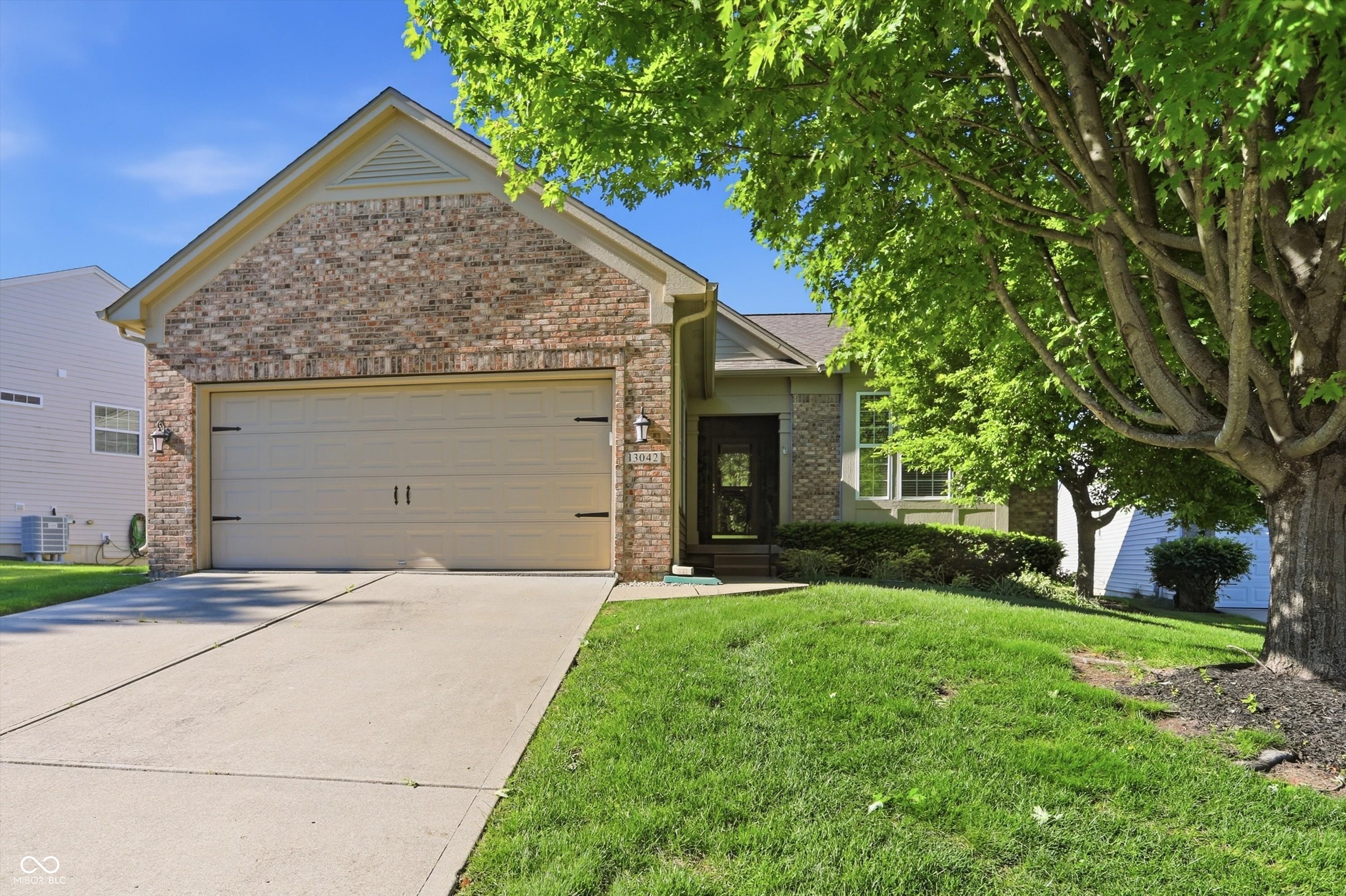 13042 Ratliff Run Fishers IN 46037