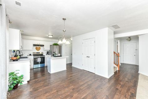 10708 Young Lake Drive Indianapolis IN 46239
