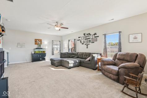 1749 N Creekwater Pass Greenfield IN 46140