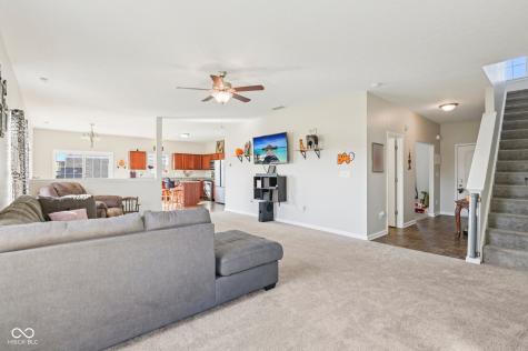 1749 N Creekwater Pass Greenfield IN 46140