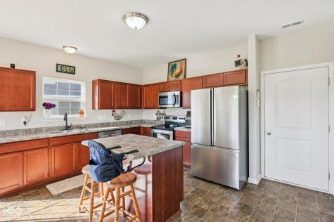 1749 N Creekwater Pass Greenfield IN 46140