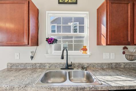 1749 N Creekwater Pass Greenfield IN 46140