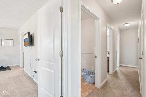 1749 N Creekwater Pass Greenfield IN 46140