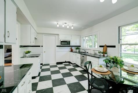 351 W 63rd Street Indianapolis IN 46260