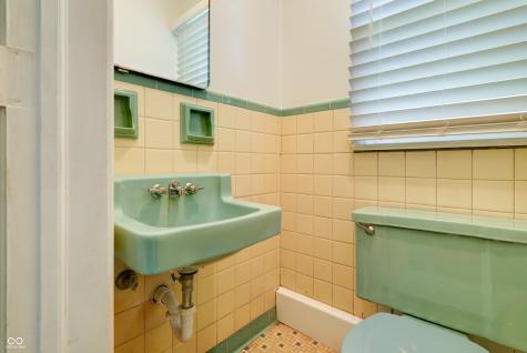 351 W 63rd Street Indianapolis IN 46260