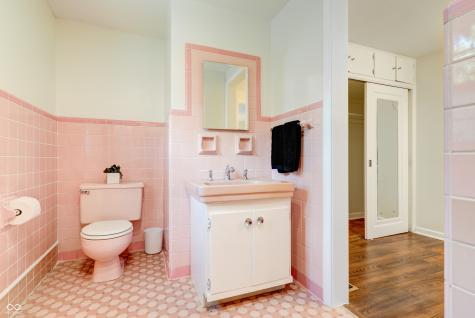 351 W 63rd Street Indianapolis IN 46260