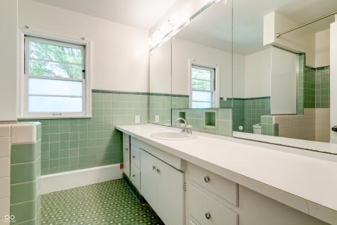 351 W 63rd Street Indianapolis IN 46260