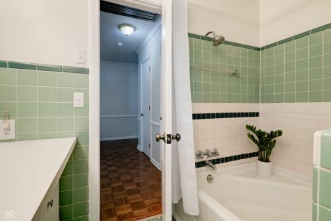 351 W 63rd Street Indianapolis IN 46260