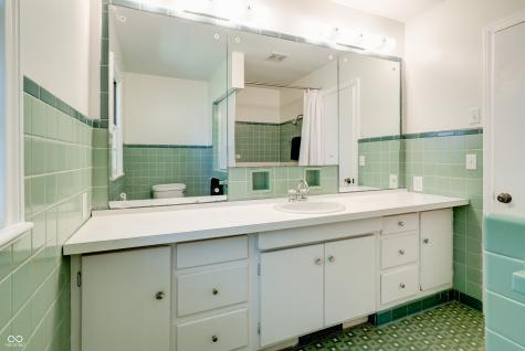 351 W 63rd Street Indianapolis IN 46260