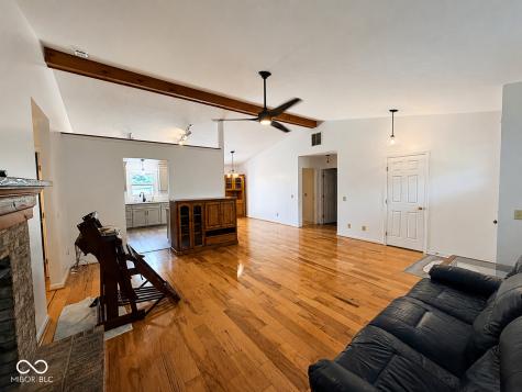 152 E 300 S Crawfordsville IN 47933